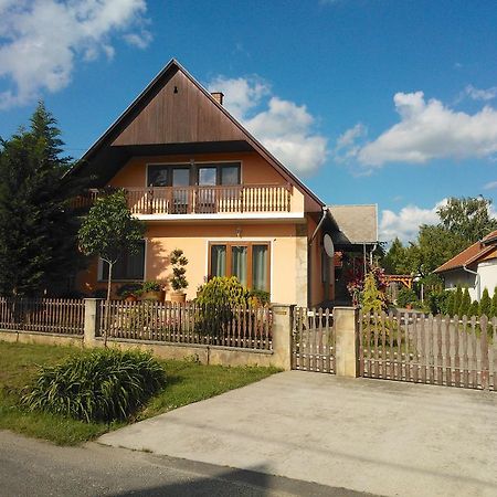 Valentin Vendeghaz Hotel Balatonlelle Exterior photo
