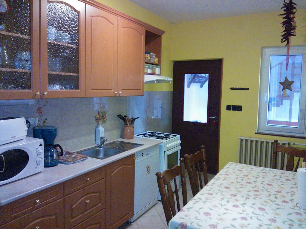 Valentin Vendeghaz Hotel Balatonlelle Room photo